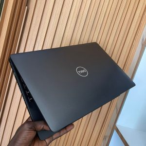 Dell Latitude 5500 Core i5 8ᵉ Génération – PC Portable Professionnel 15,6"